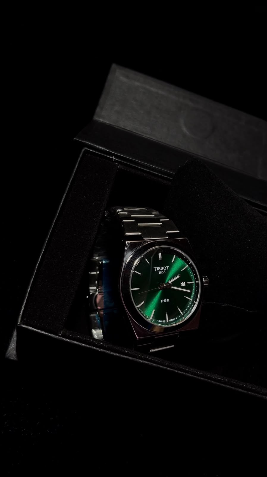 “Persada Emerald Elite Watch