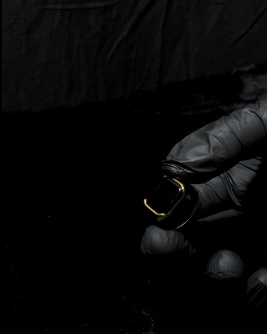 Persada Luxe Noir Gold Edge Ring