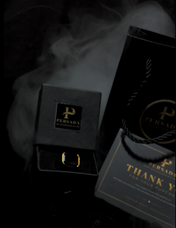 Persada Luxe Noir Gold Edge Ring