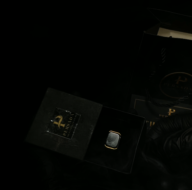 Persada Luxe Noir Gold Edge Ring