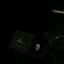 Persada Luxe Noir Gold Edge Ring